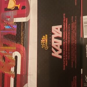 Trixie Cosmetics Team Katya Palette - Discontinued